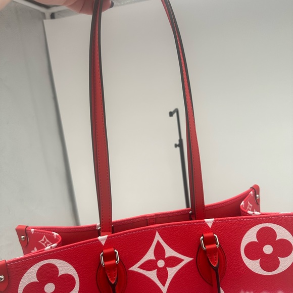 Louis Vuitton On the Go Red excellent used condition!!! - Picture 6 of 14